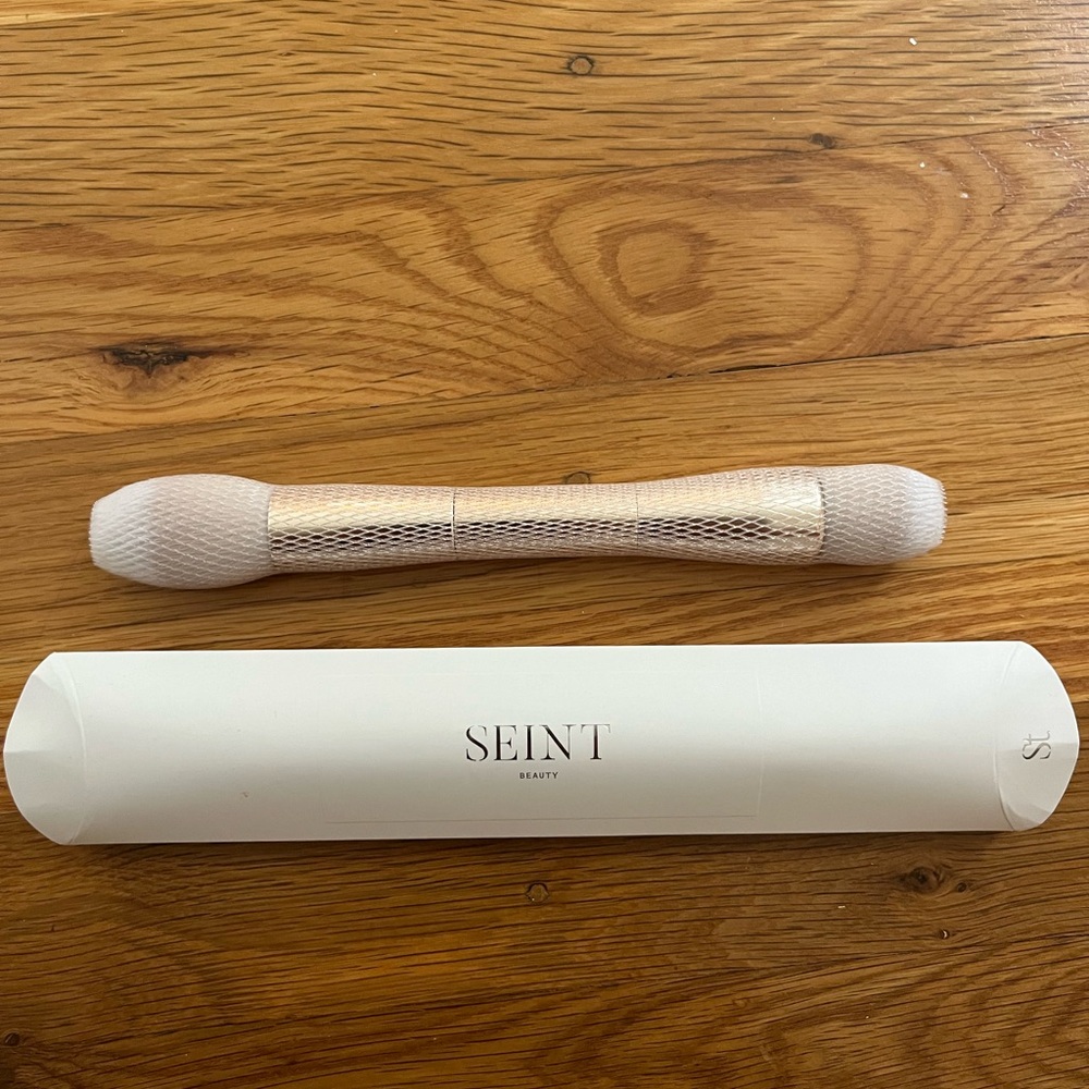 SEINT Beauty Blush and Bronzer Brush